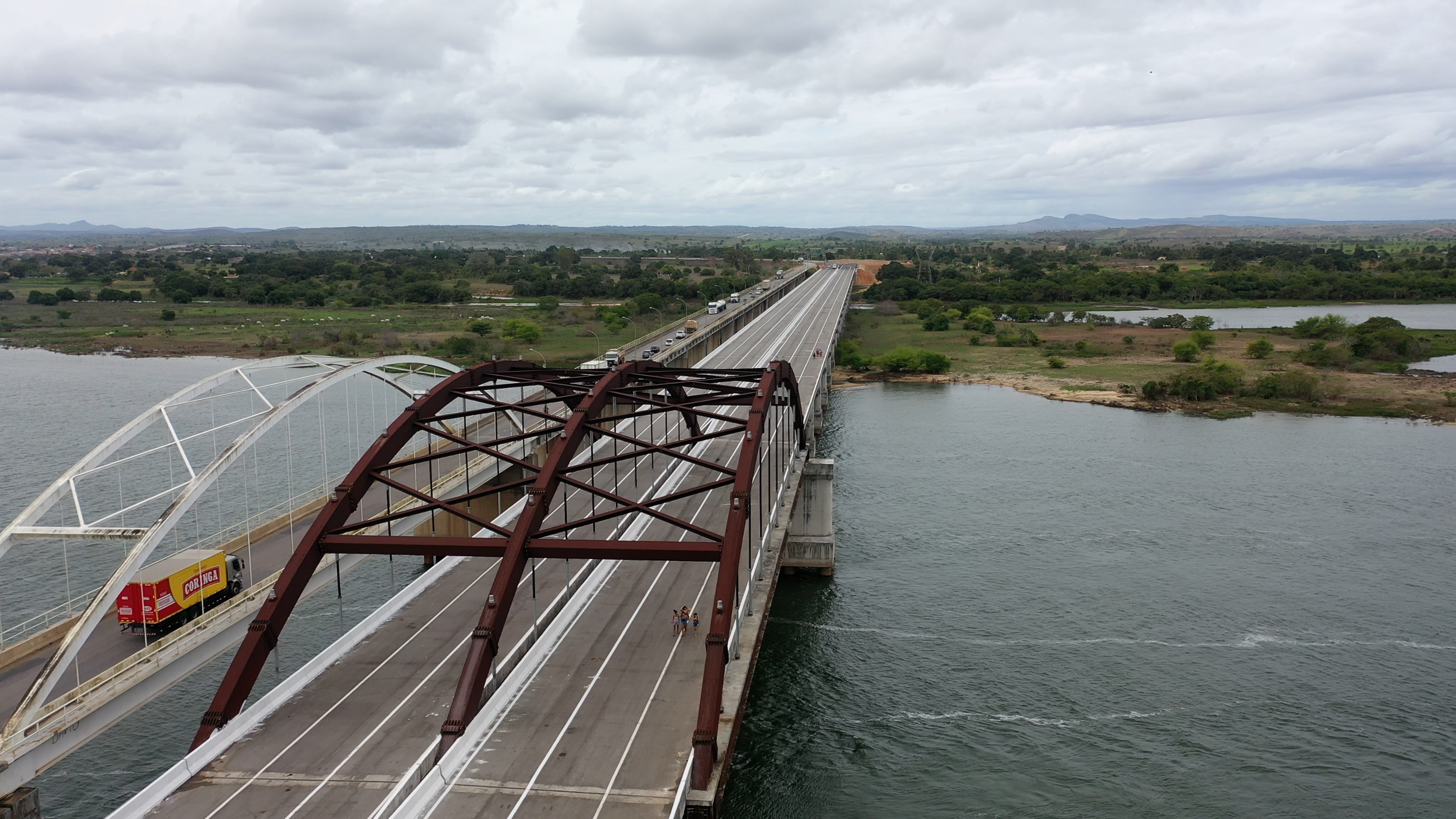 Governo Federal libera tráfego de veículos na nova ponte sobre o rio São Francisco